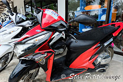 Location de motos au Phuket Wakepark à Kathu