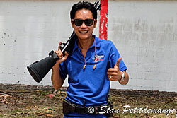 Instructeur de tir et fusil à pompe au satnd de tir de Kathu - Phuket